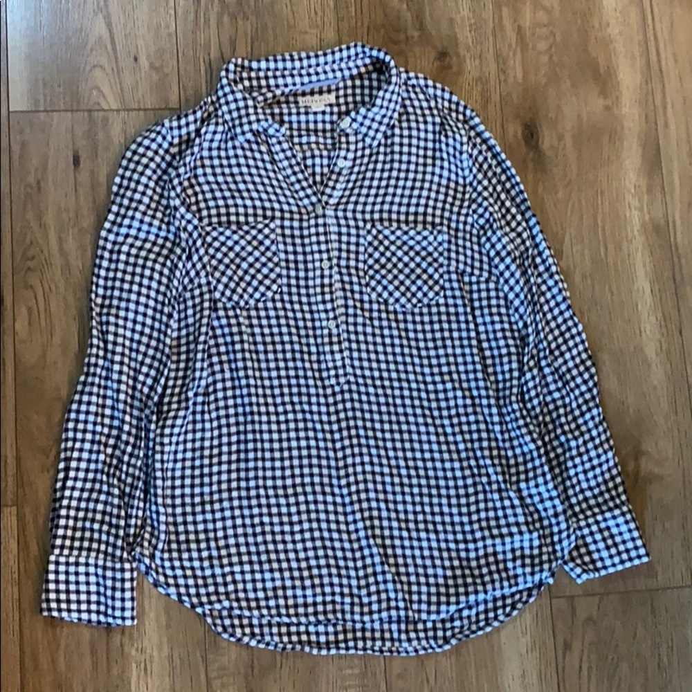 Merona Back and White plaid top, size L